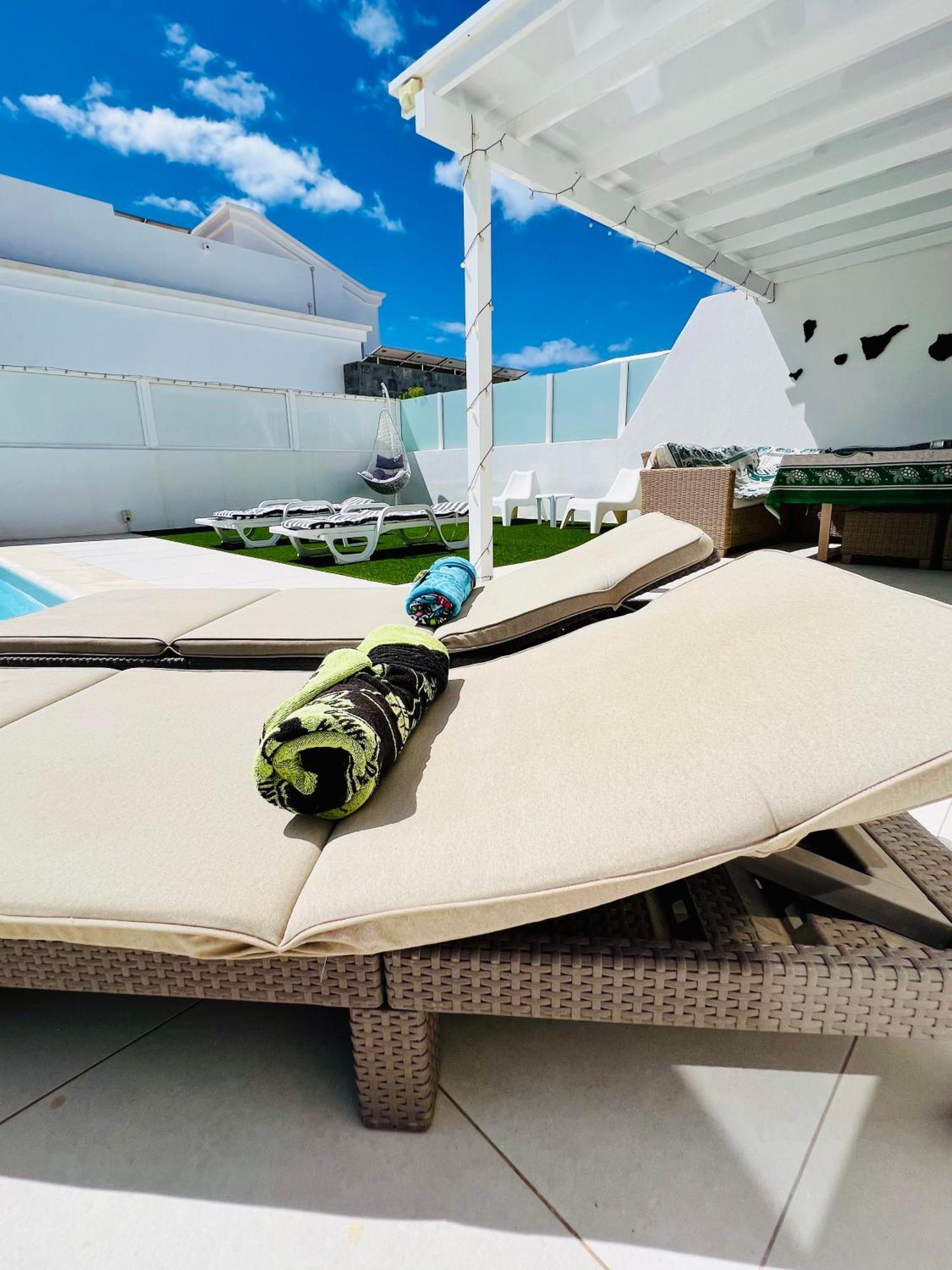 Lovely Villa Sanmar, Heated Pool Playa Blanca  Bagian luar foto